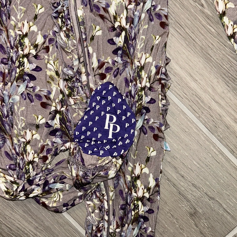NWOT Posh Peanut size 12-18 months - Picture 2 of 3
